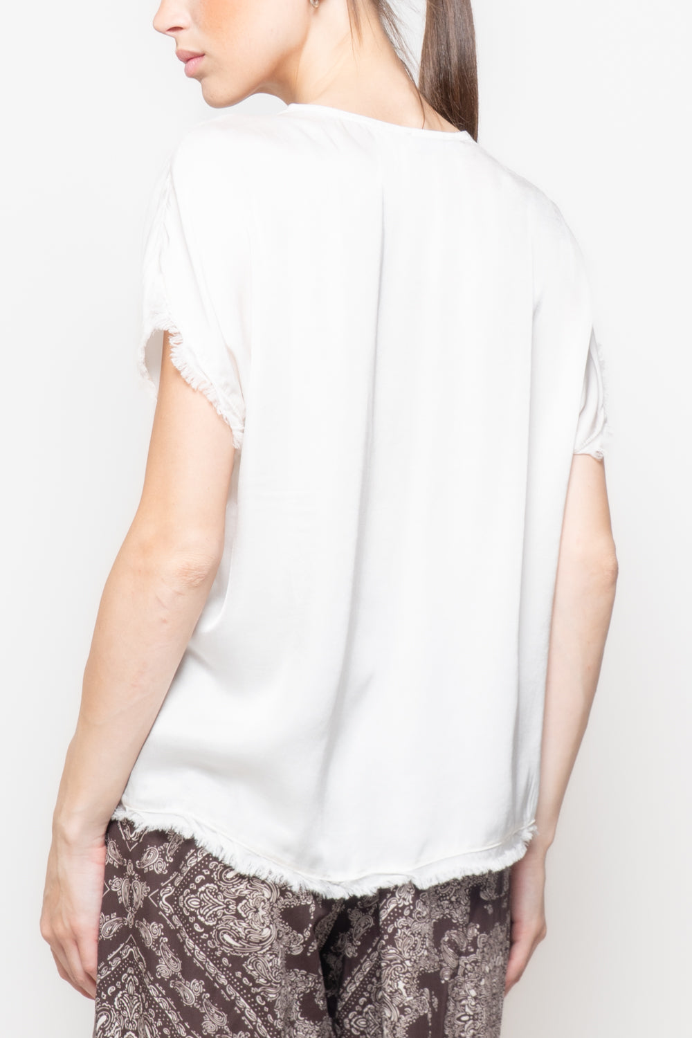 Top in satin scollo a V