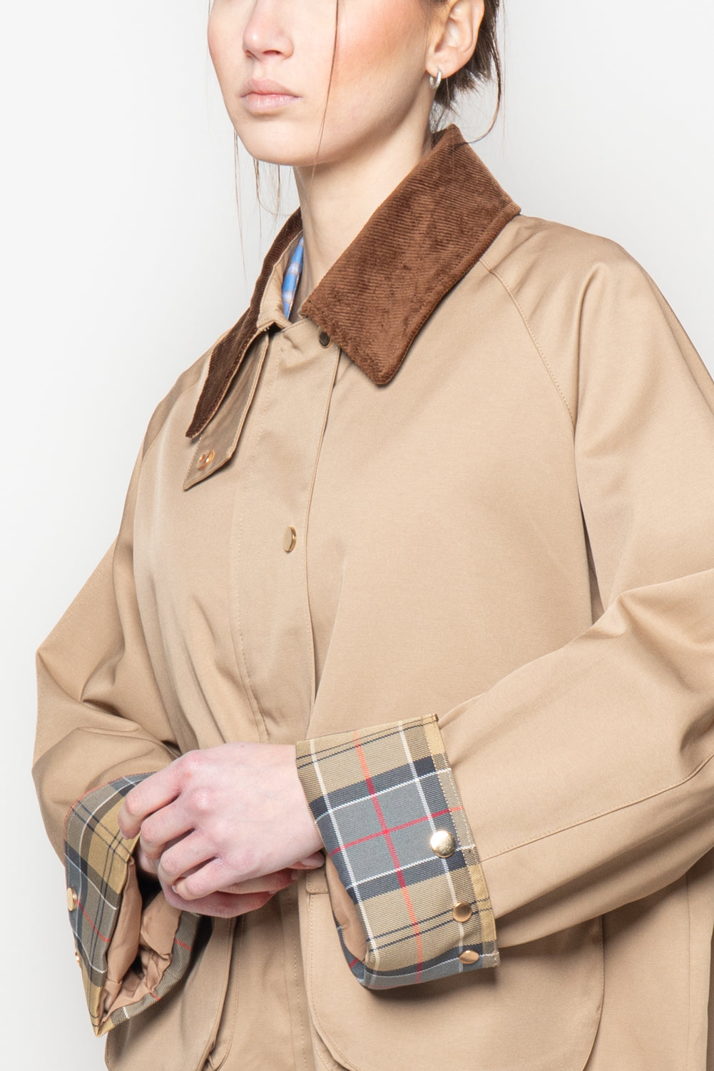 Trench con colletto in velluto