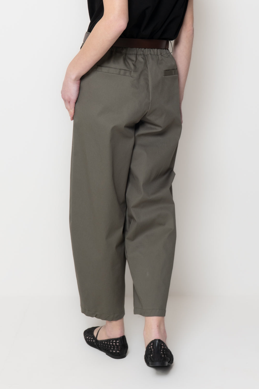 Pantaloni con Cucitura Frontale