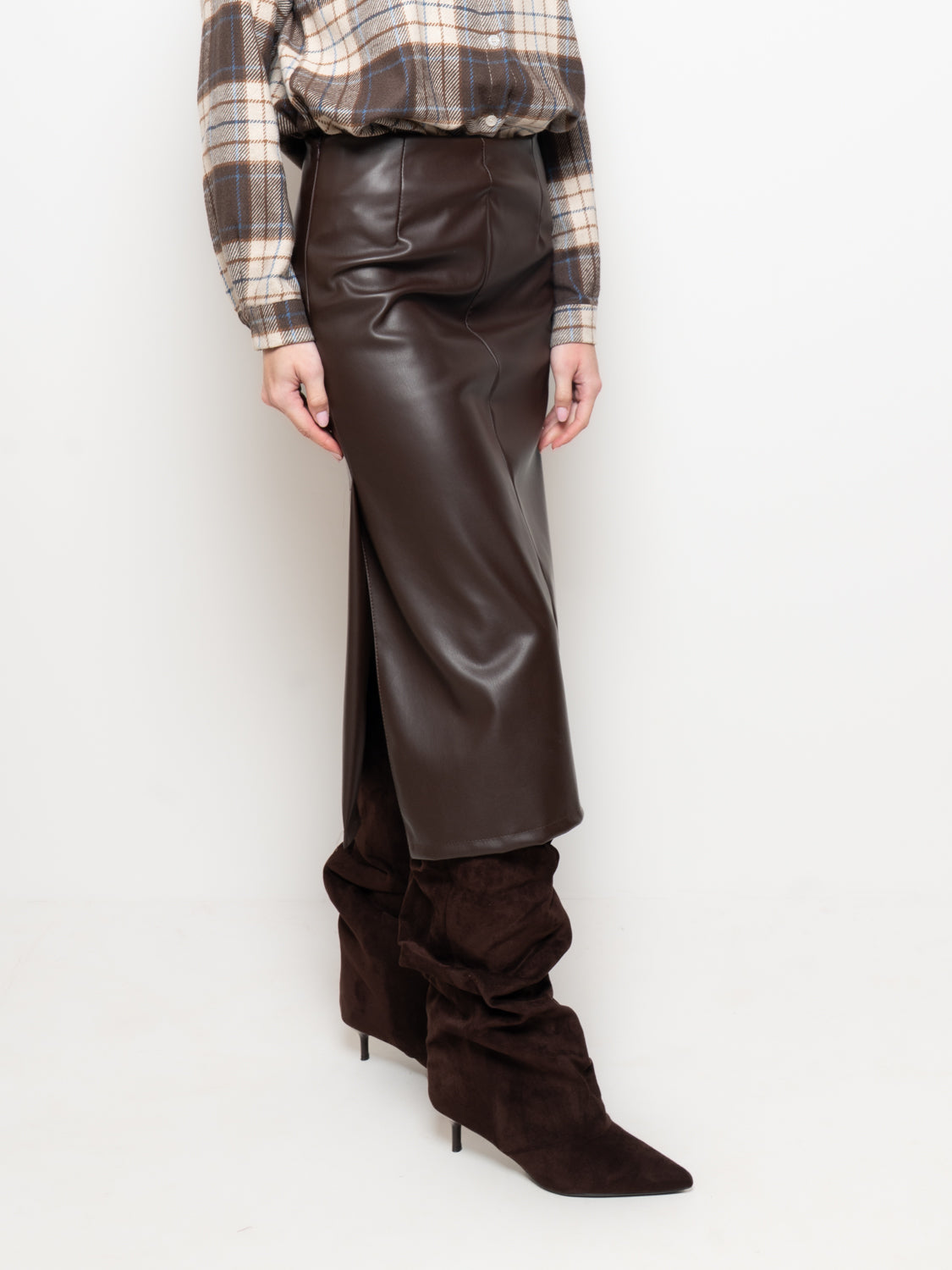Gonna in ecopelle con zip posteriore