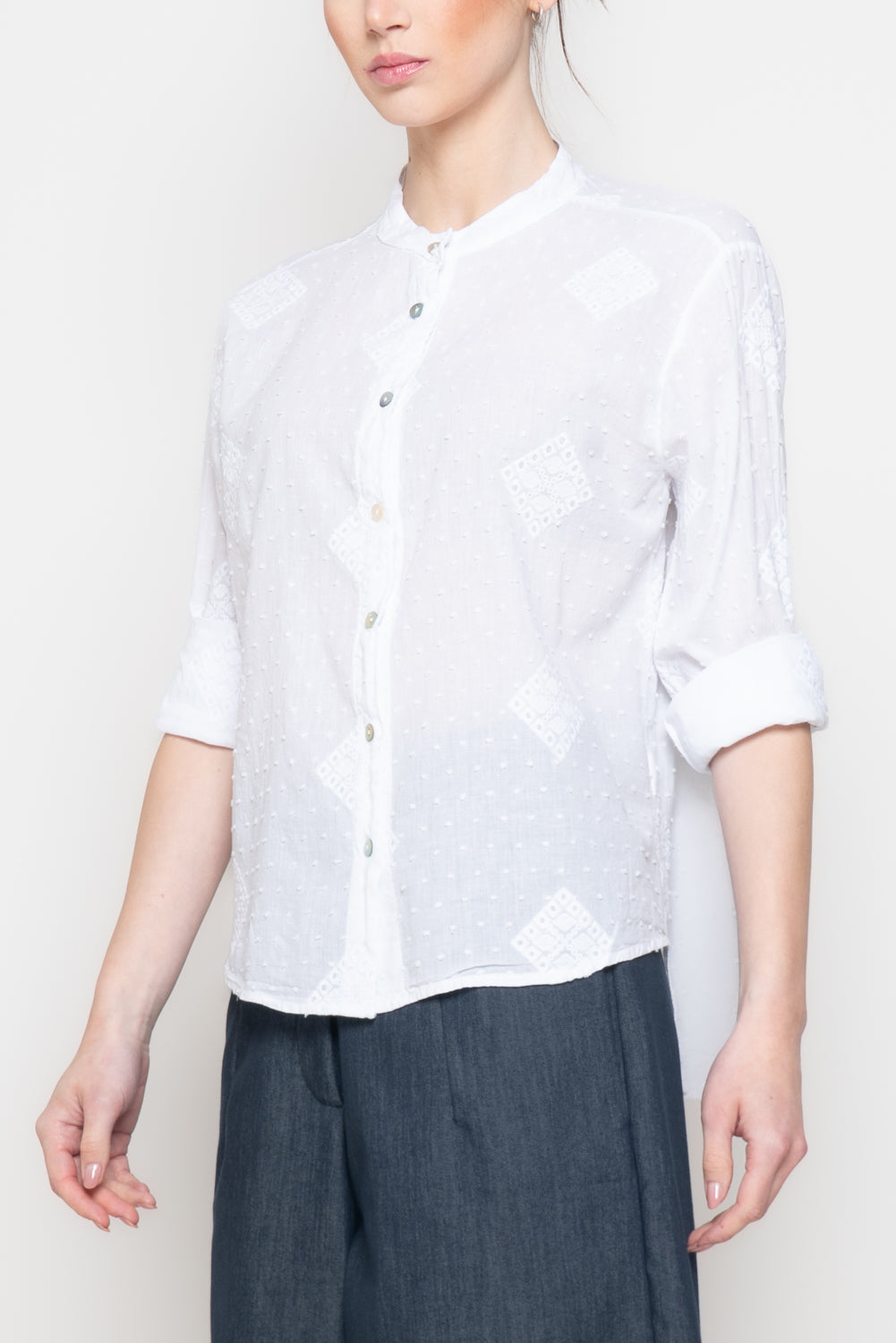 Camicia alla coreana con ricami