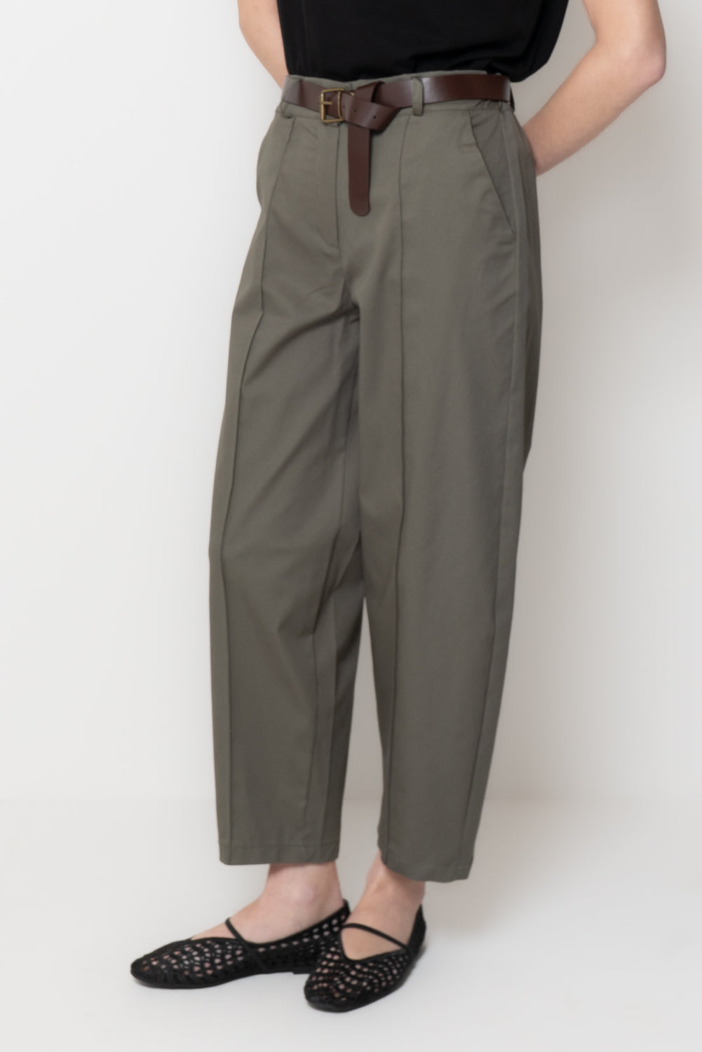 Pantaloni con Cucitura Frontale
