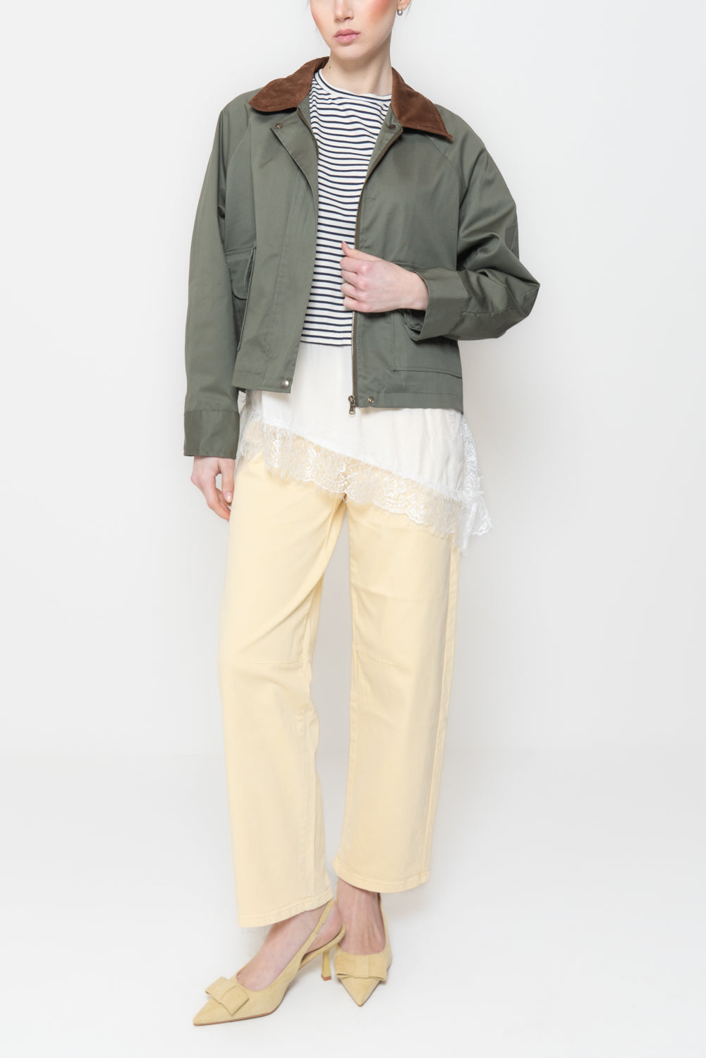 Giacca Crop Strutturata con Colletto a Contrasto