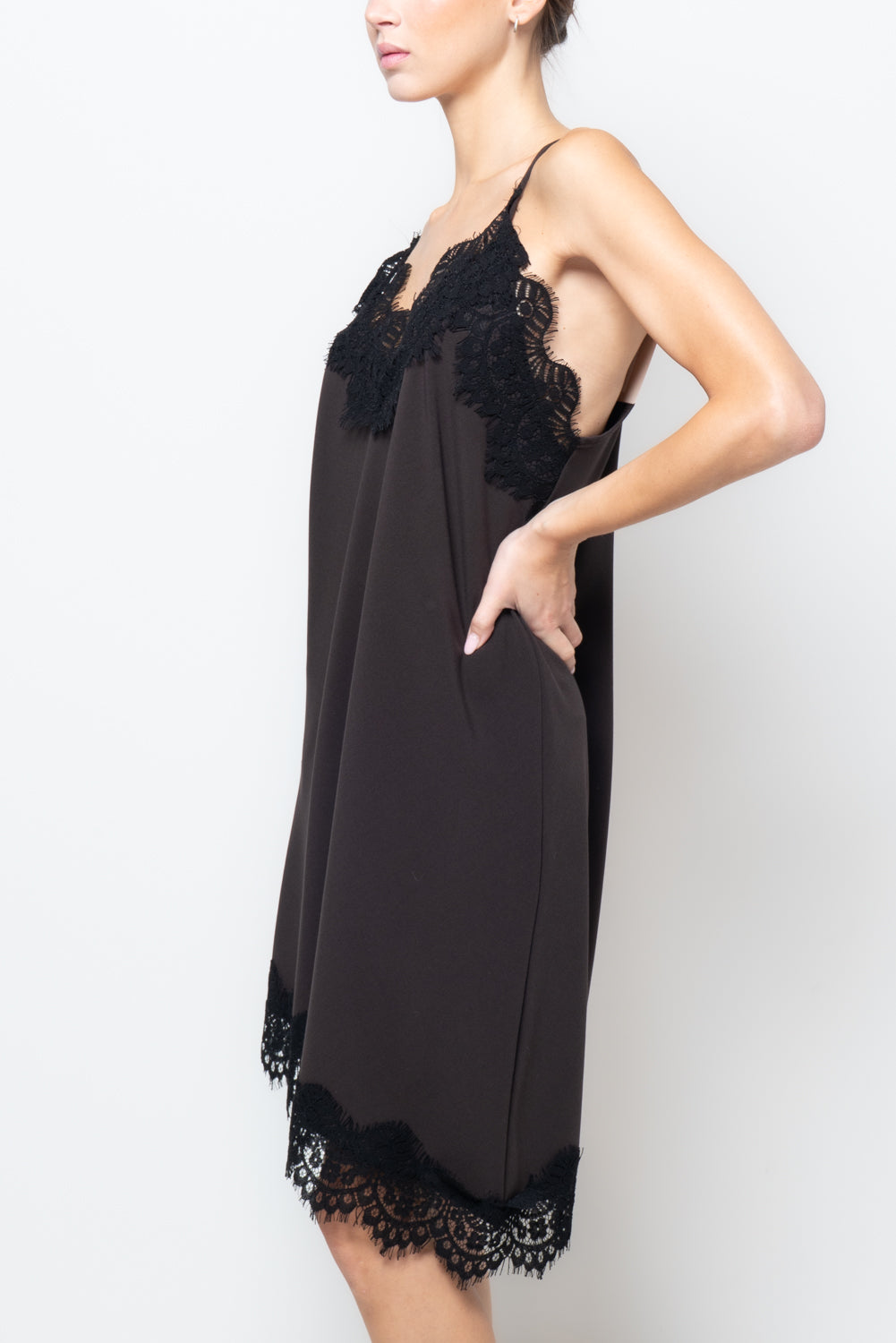 Abito halter con pizzo