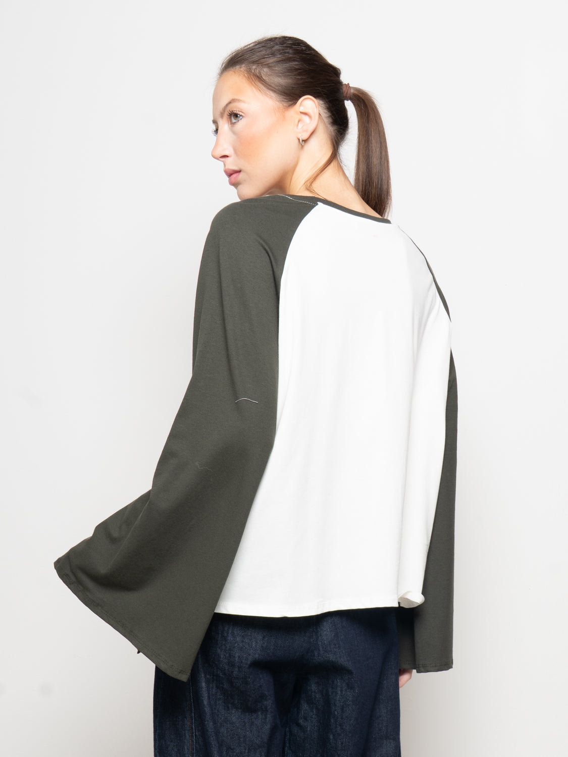 T- Shirt con manica Svasata bicolore