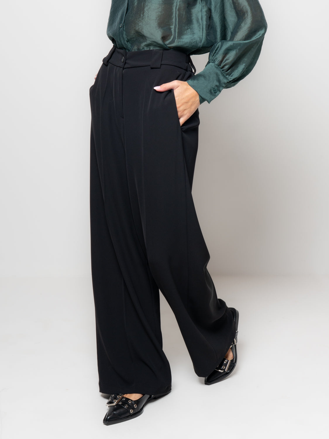 Palazzo in tessuto fluido