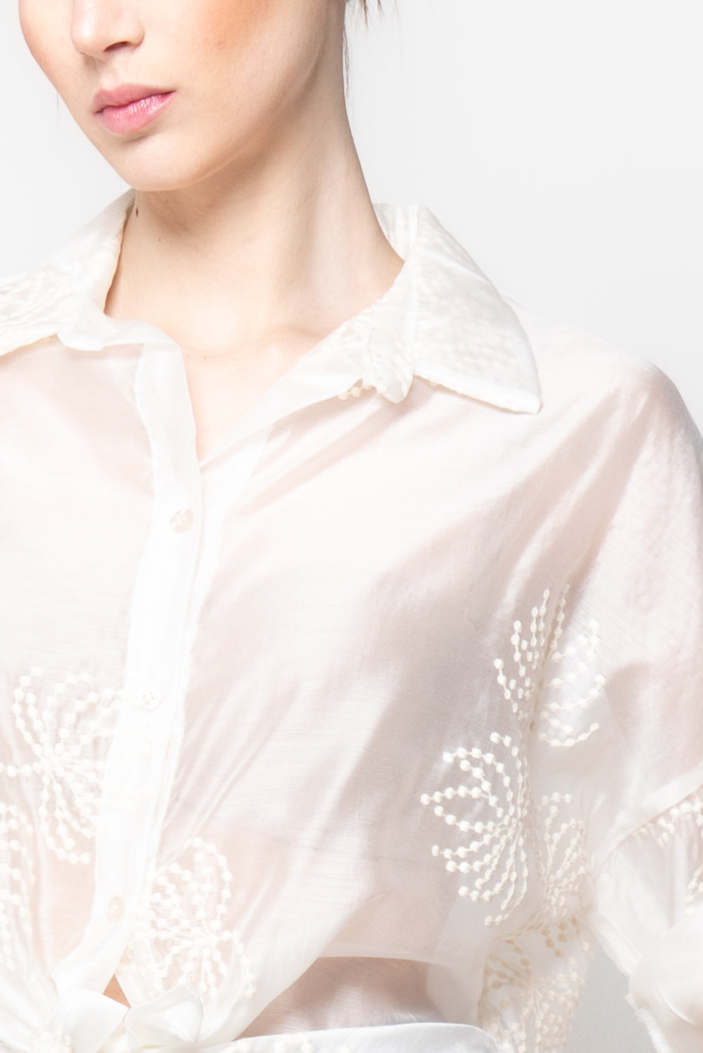 Camicia alla coreana con ricami