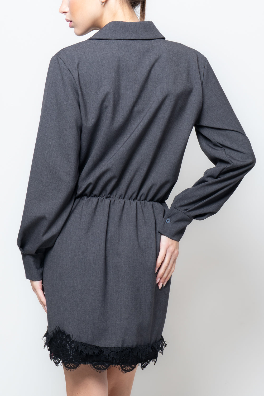 Abito con balza in pizzo