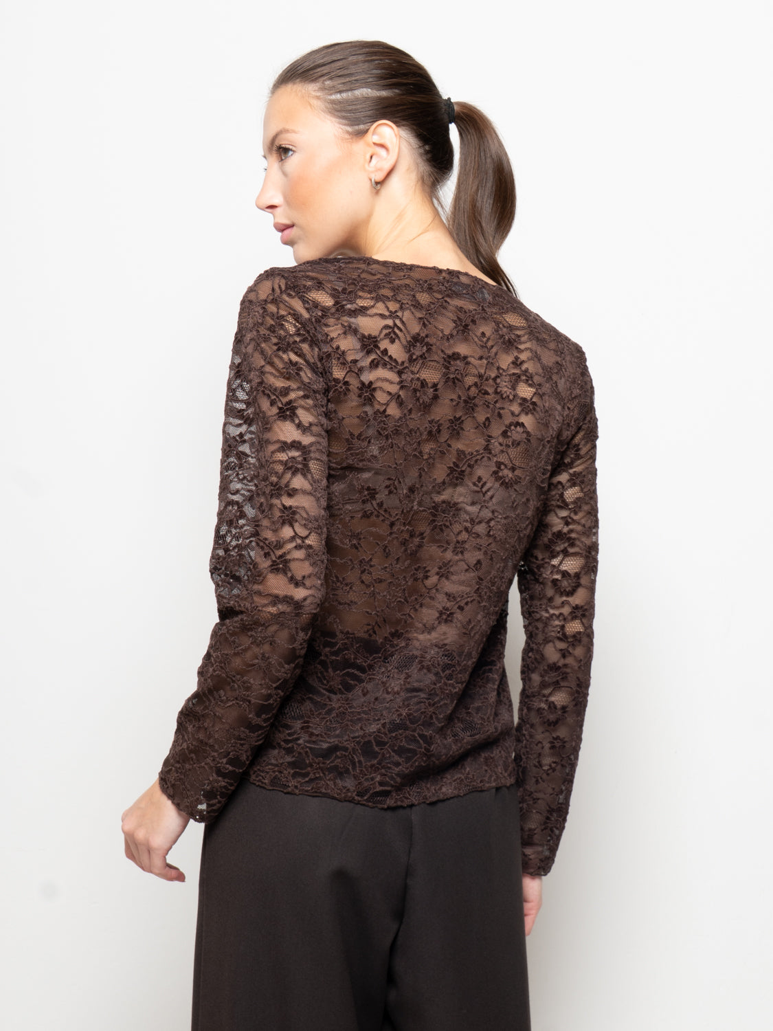 Blusa in pizzo macramè a maniche lunghe