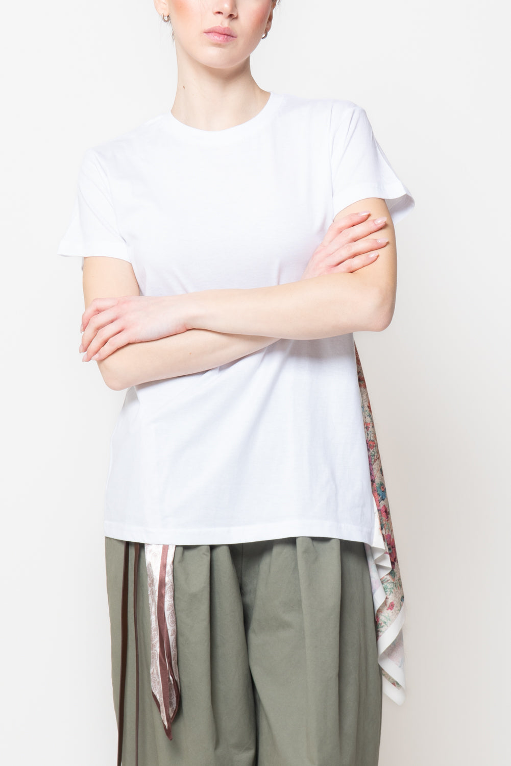 T-shirt con Inserto Floreale Laterale