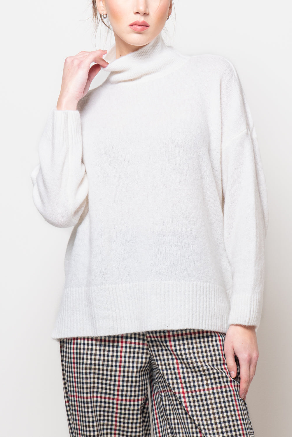 Maglia ampia con collo a cratere