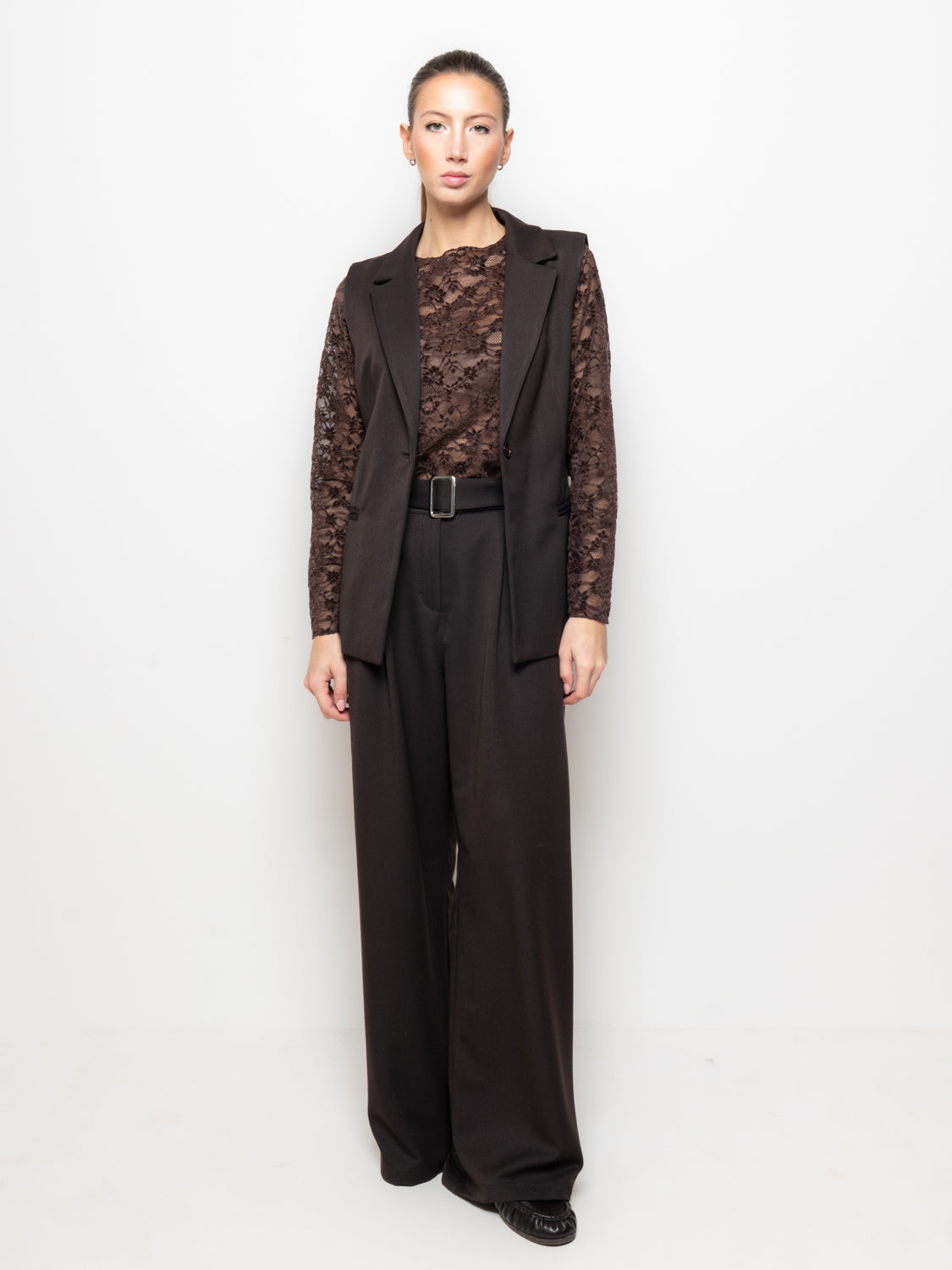 Gilet blazer smanicato con cintura