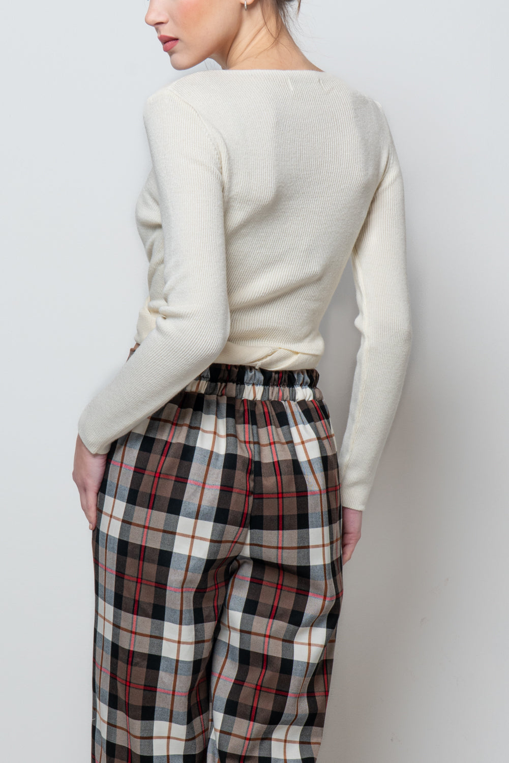 Maglia con incrocio cut out