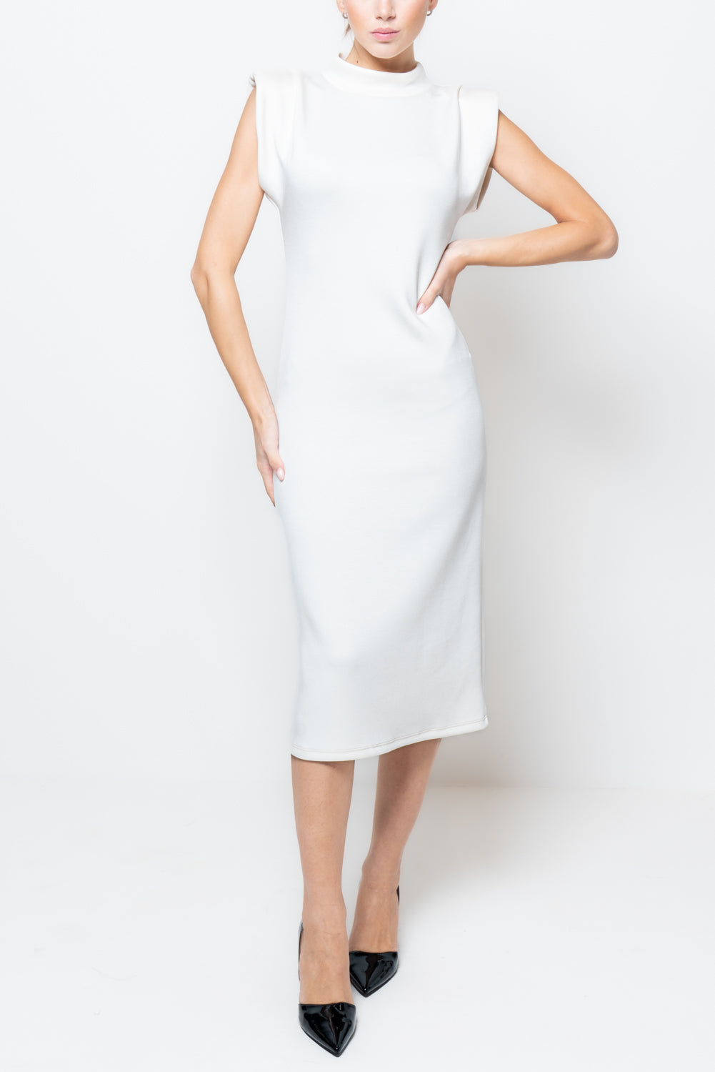 Abito con collo a cratere