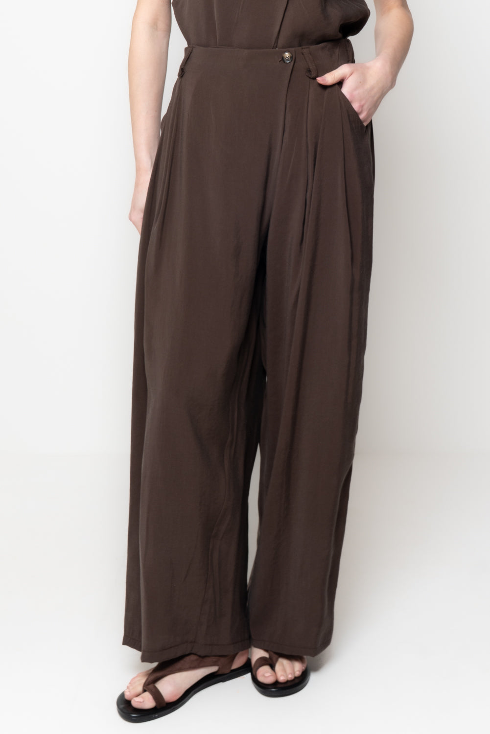 Pantaloni chiusura incrociata