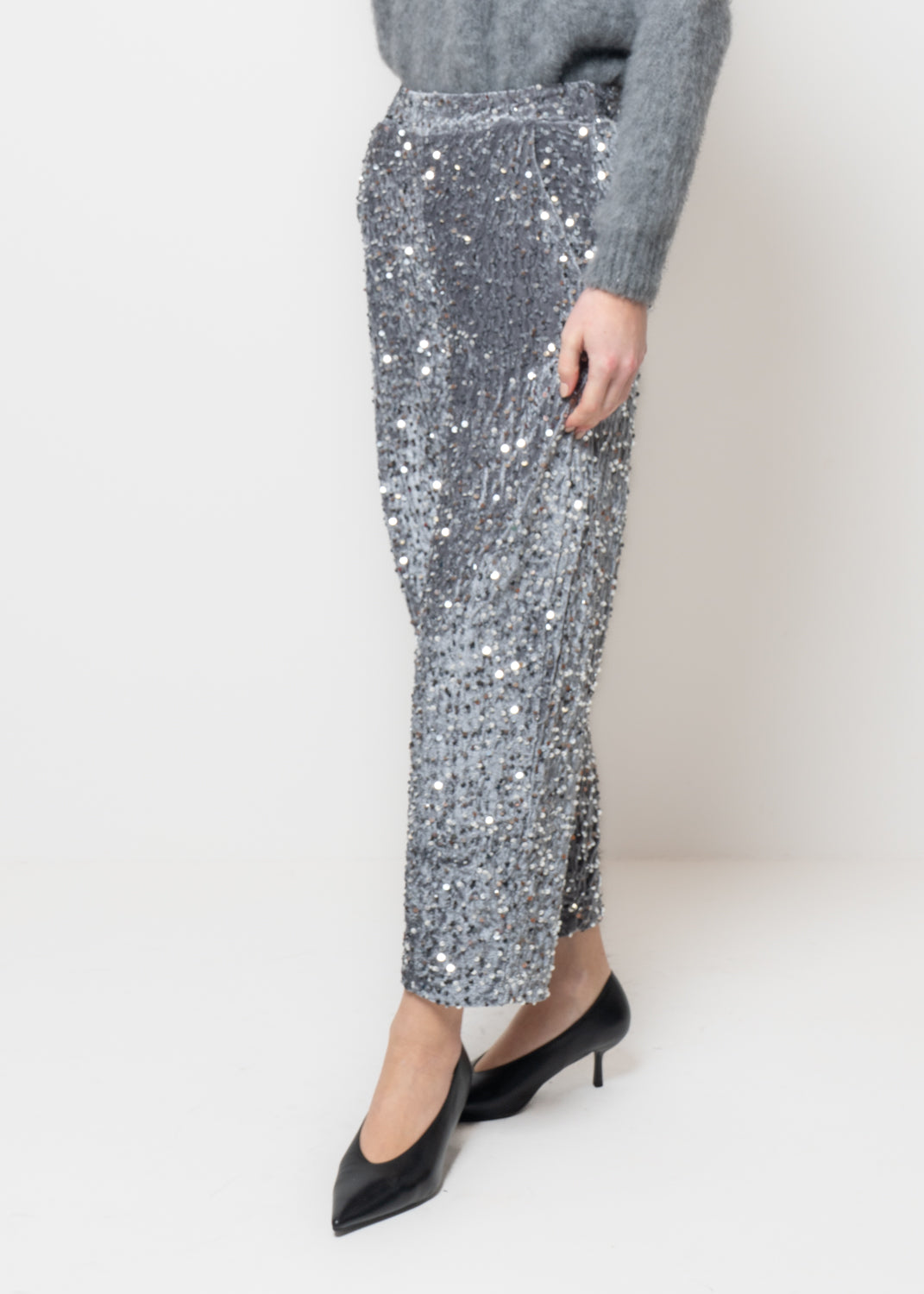 Pantaloni barrel in paillettes e ciniglia