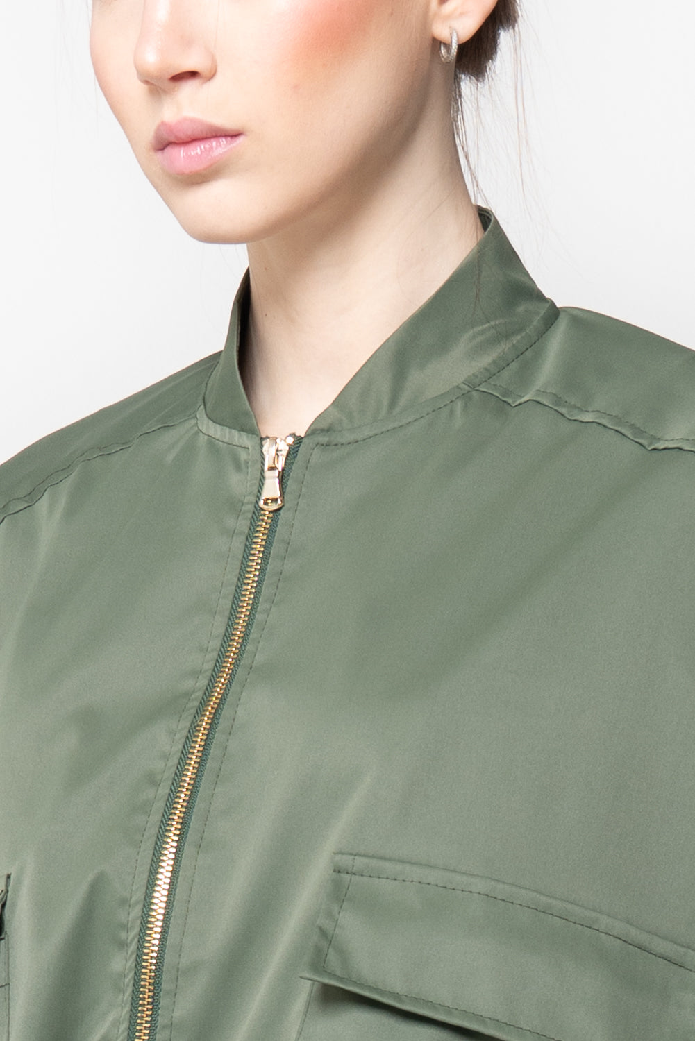 Bomber con tasche frontali applicate