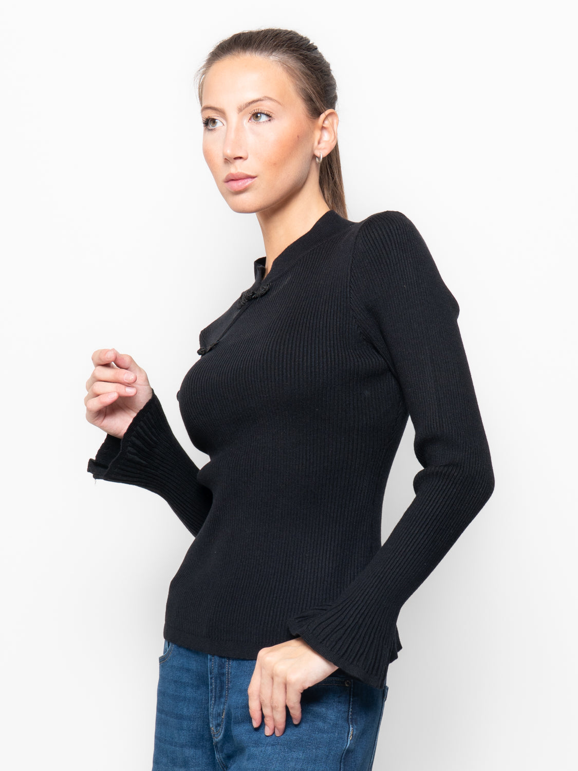 Maglia a collo alto con alamari