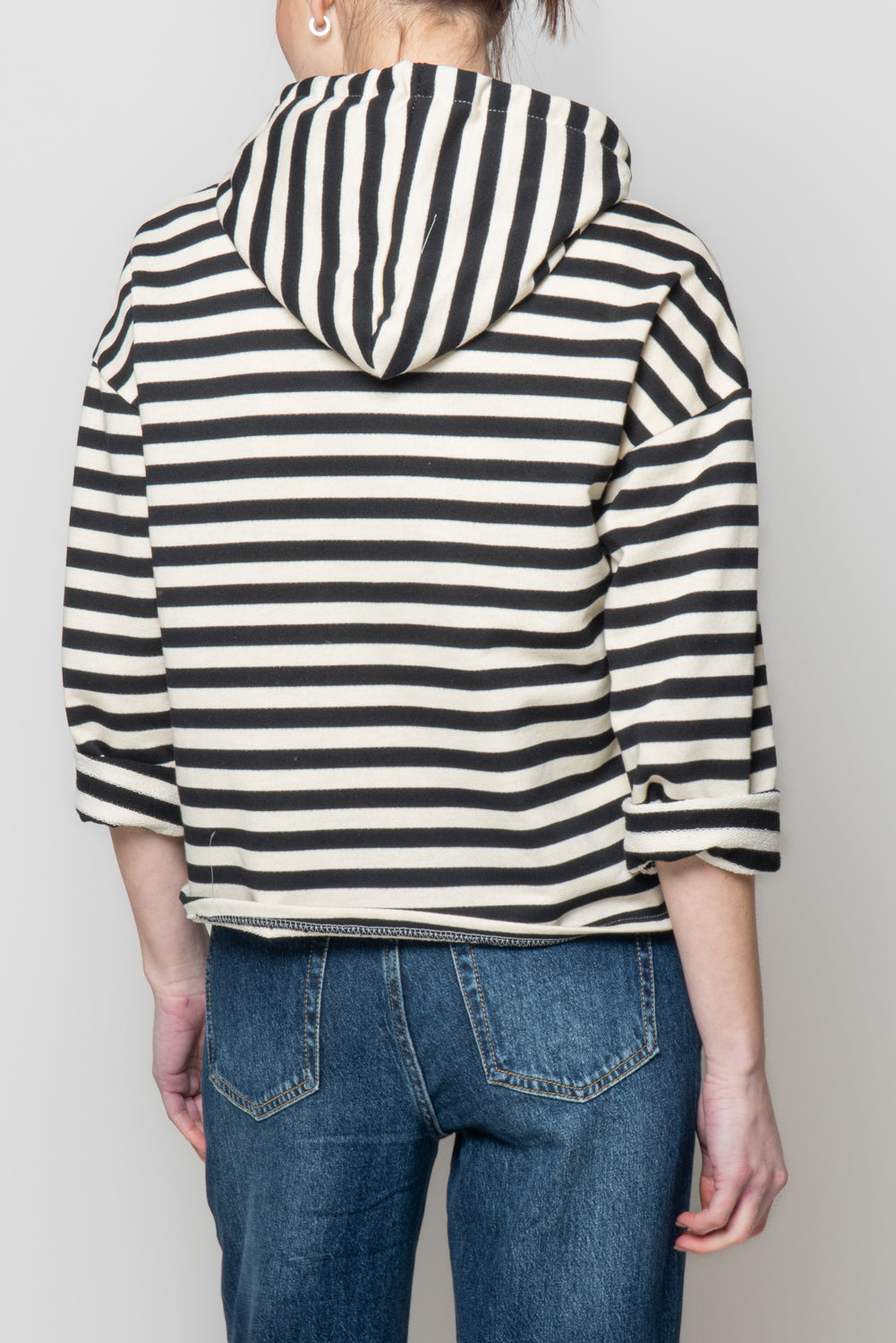 Felpa a righe con cappuccio