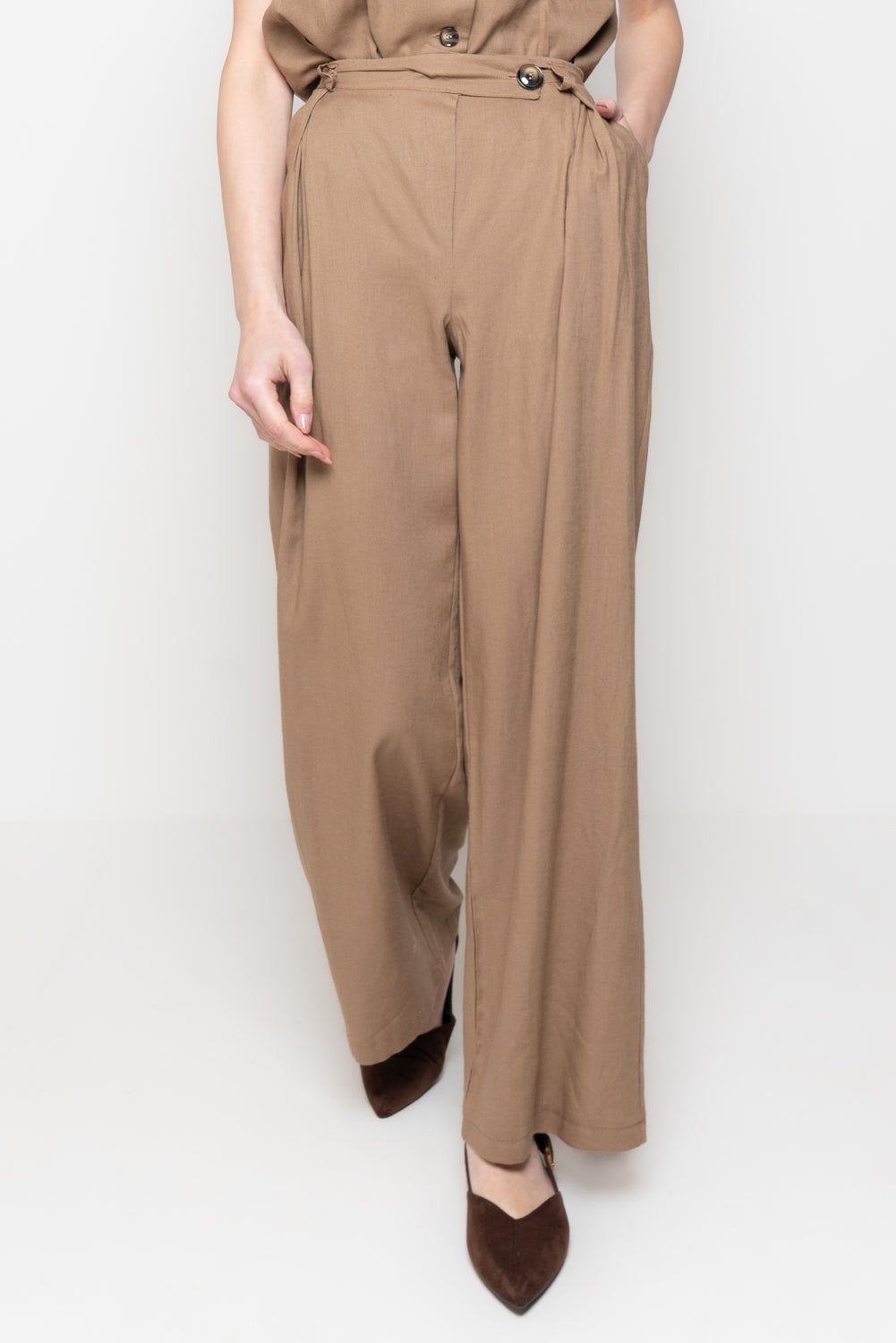 Pantaloni con Chiusura Asimmetrica