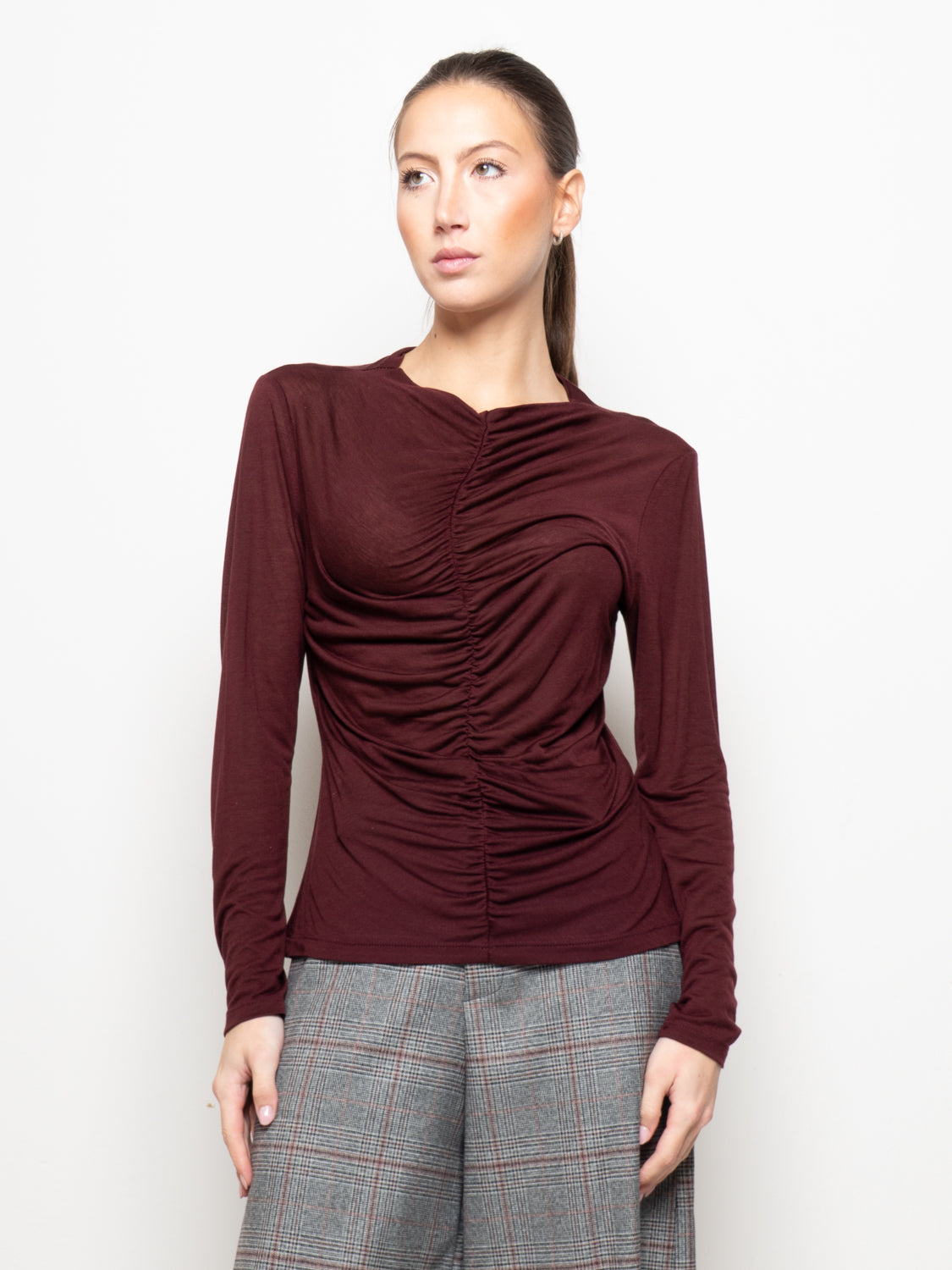 Top con scollo a goccia arricciato
