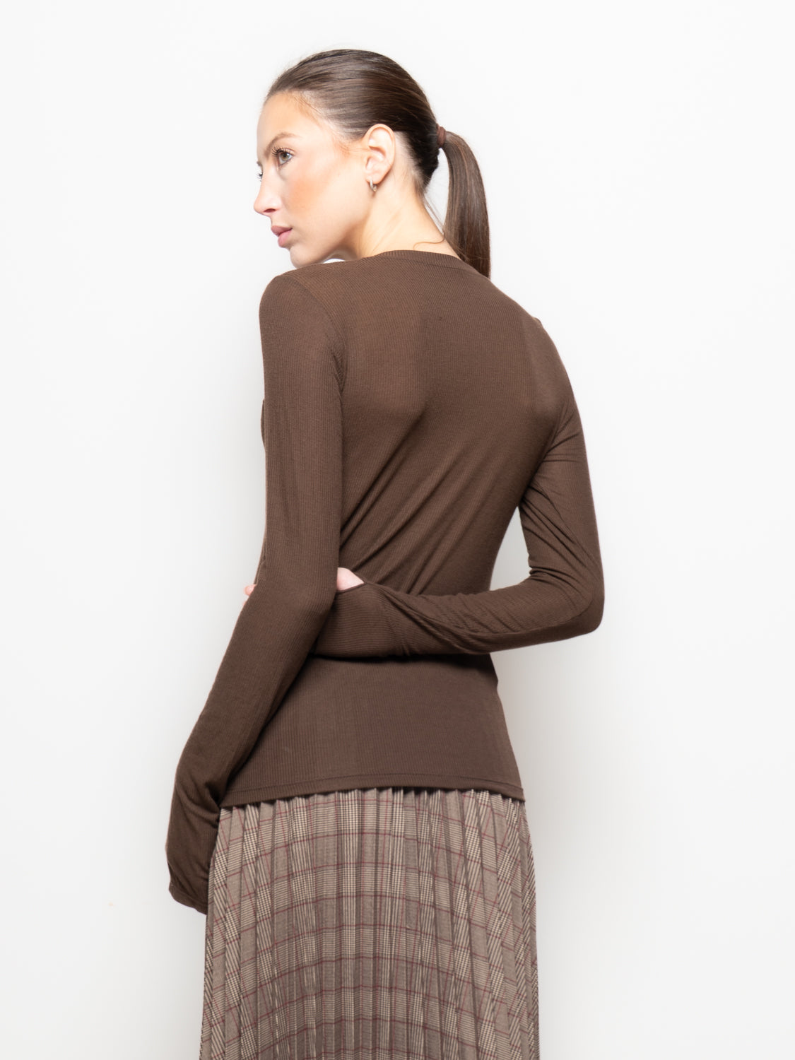 Maglia a costine con foro