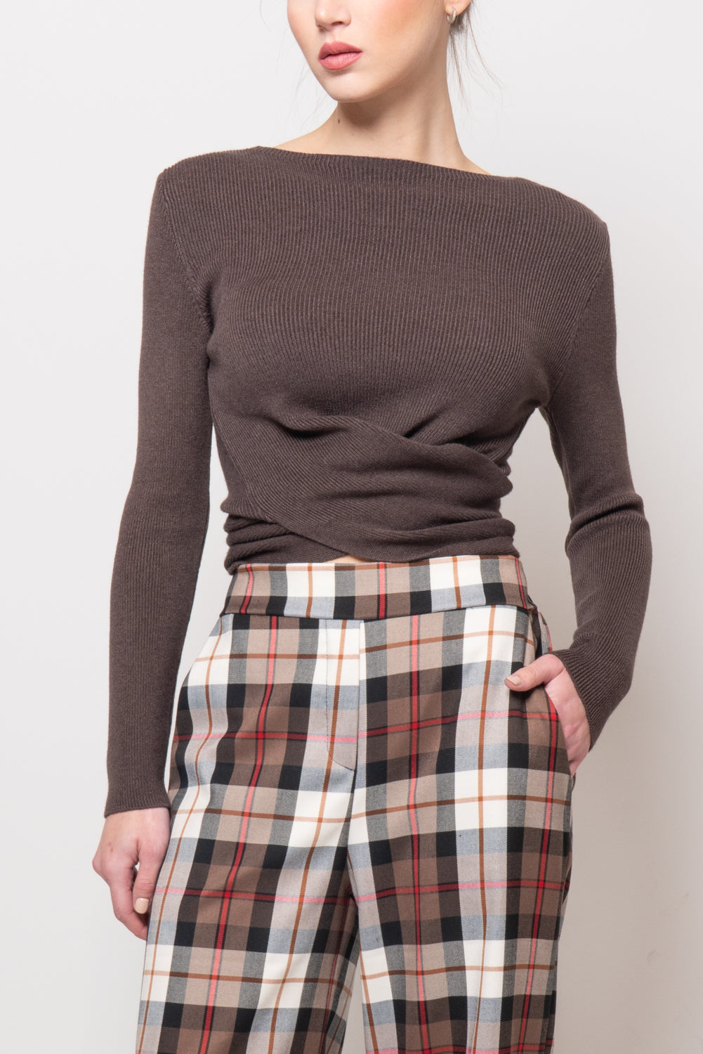 Maglia con incrocio cut out