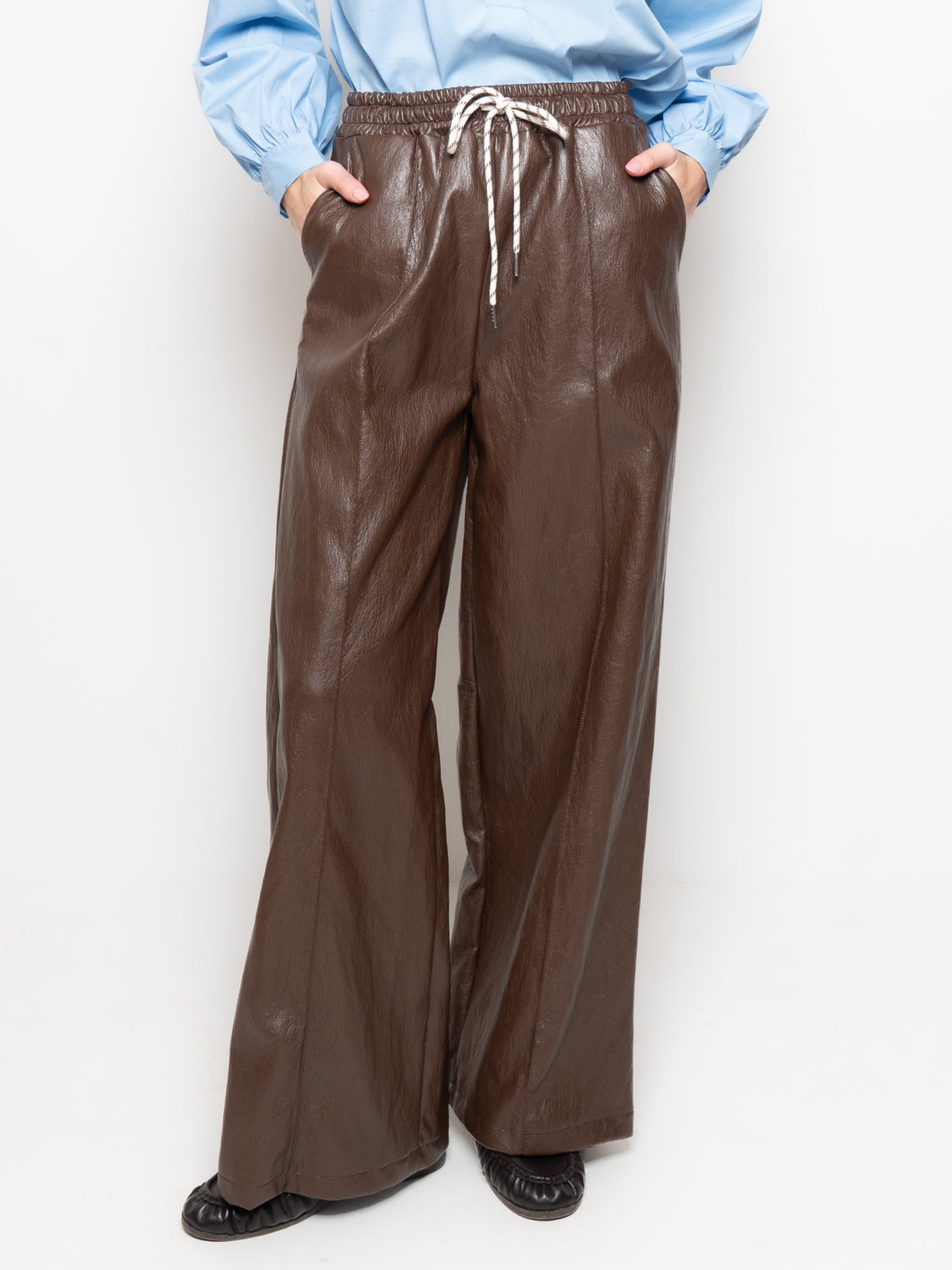 Pantalone in ecopelle con coulisse