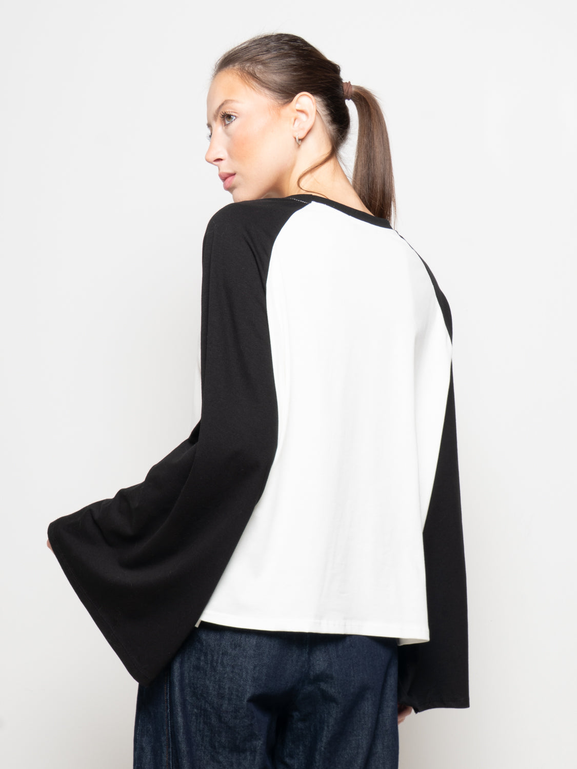 T- Shirt con manica Svasata bicolore