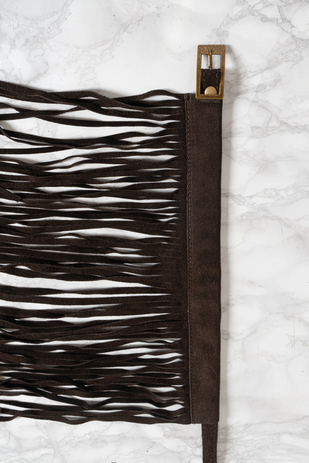 Cintura in pelle con frange