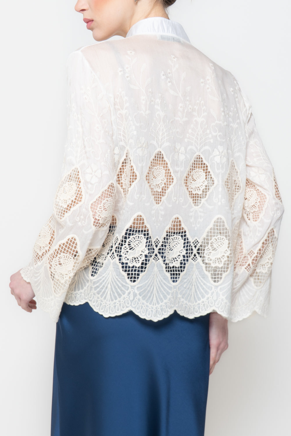 Camicia in Pizzo con Alamari