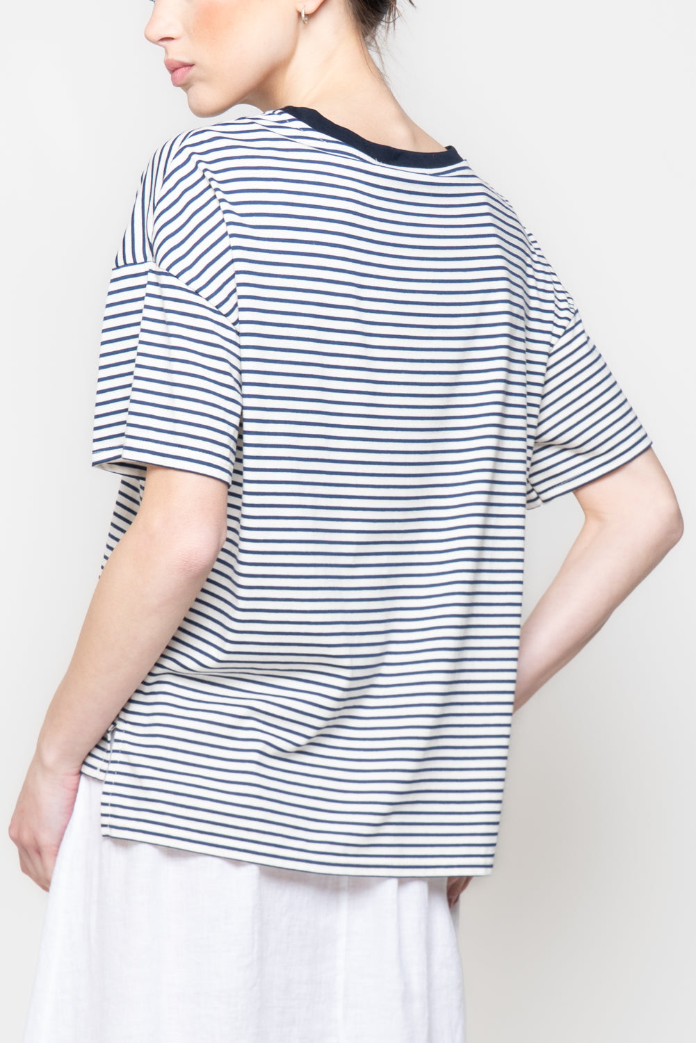 T-shirt a righe con profilo