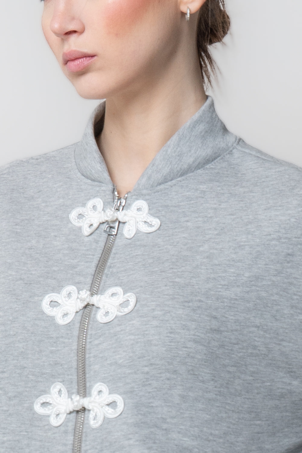 Felpa mandarin con alamari