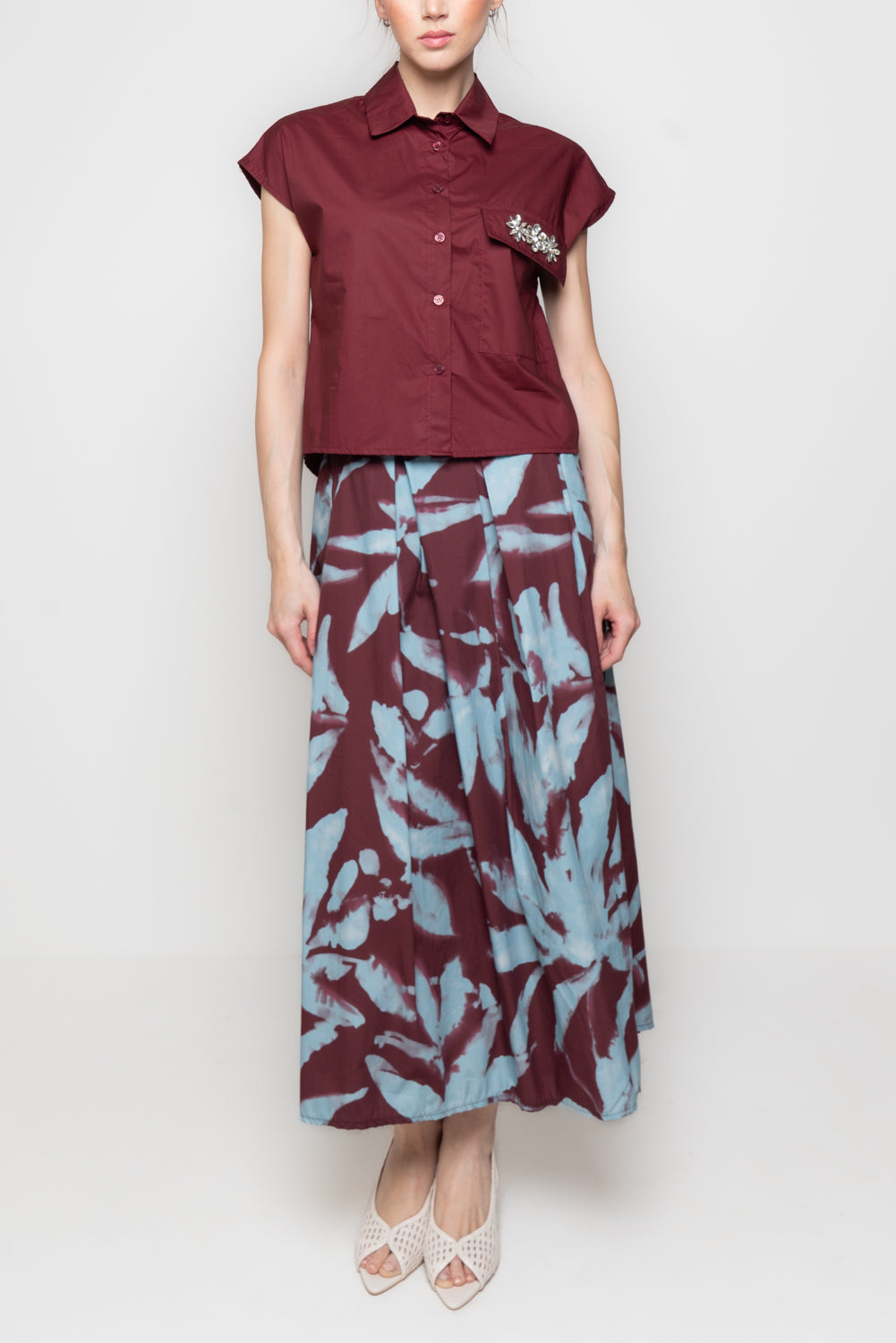 Camicia Smanicata con Dettaglio Gioello