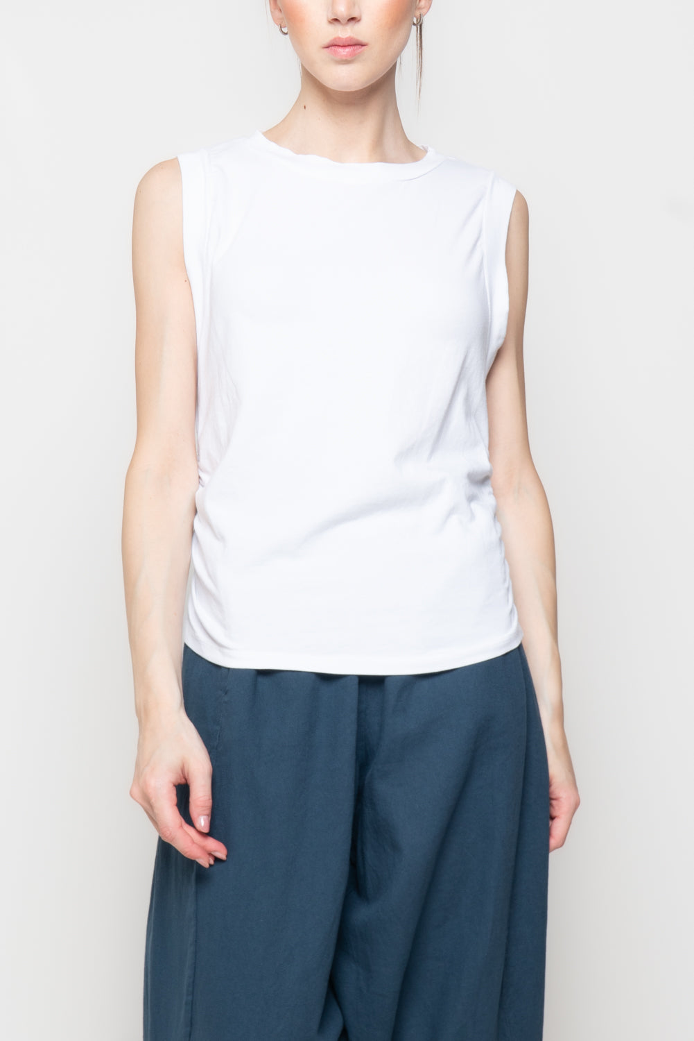 T-shirt smanicata rappresa