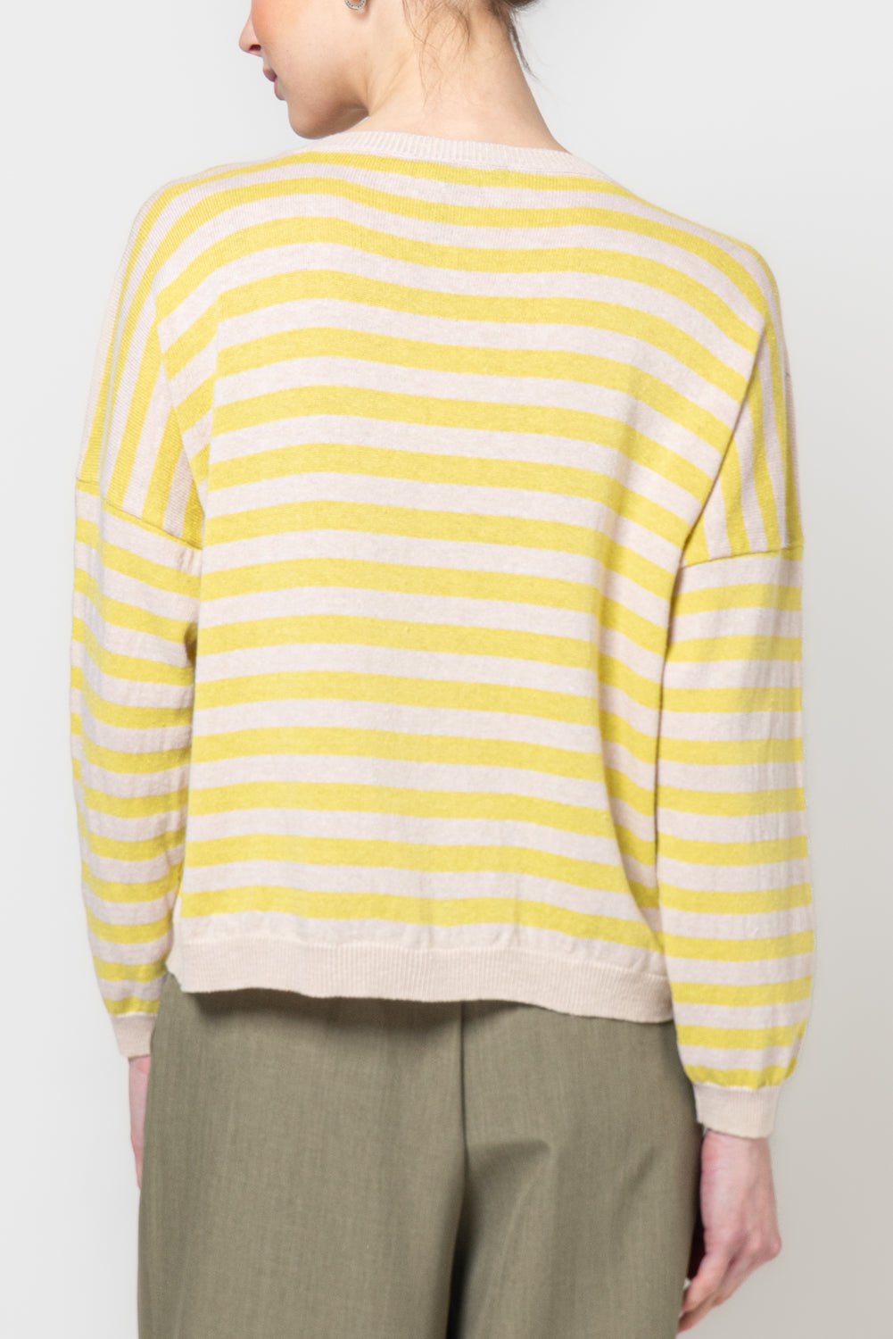 Maglia a righe con scollo a v