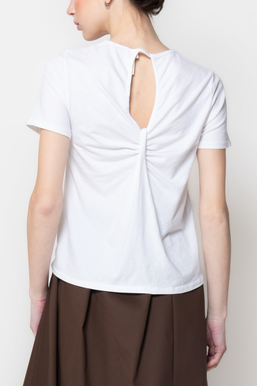 T-shirt con Dettaglio Cut-out e Nodo