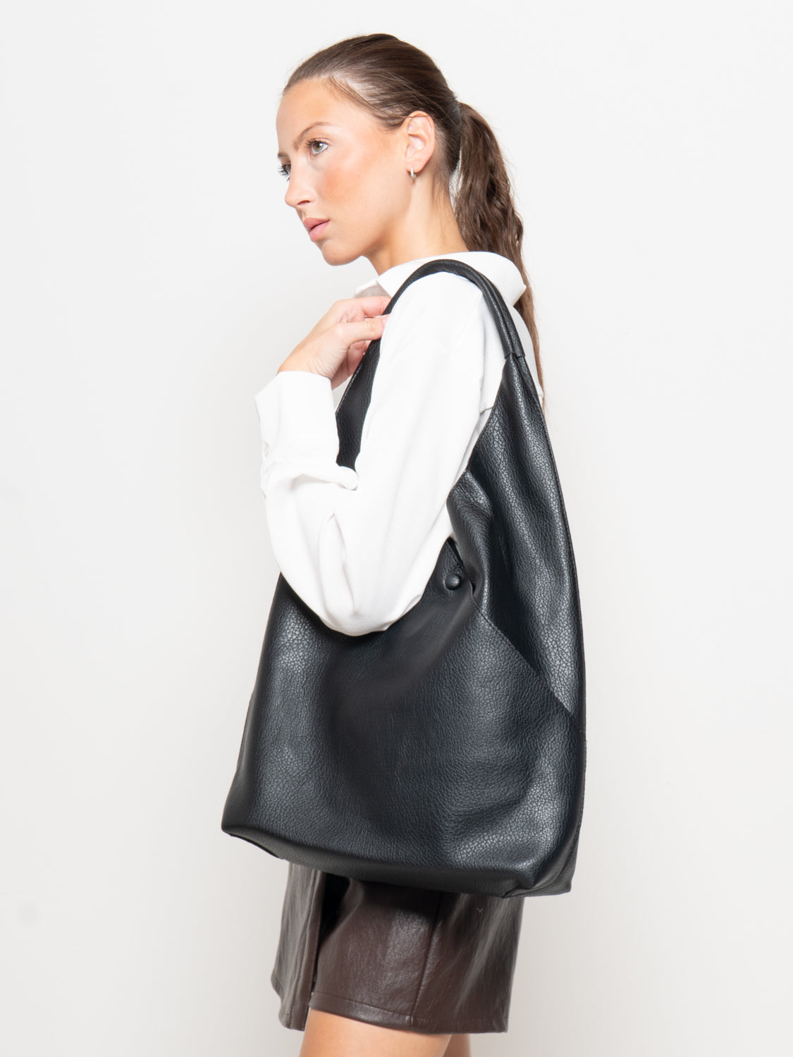 Borsa hobo con chiusura a bottone