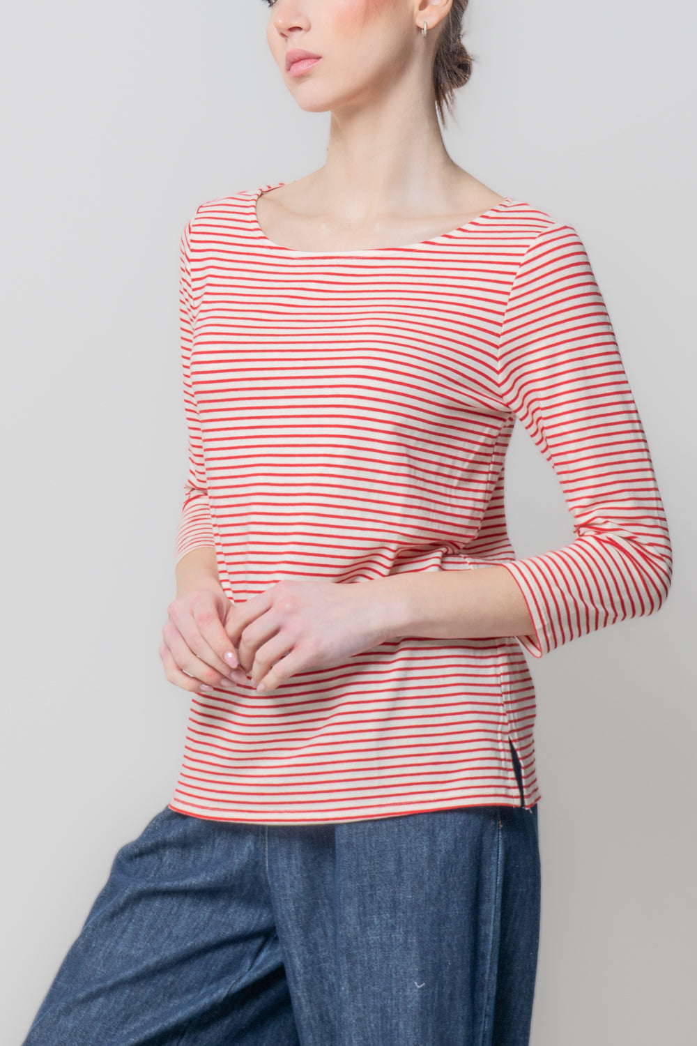 Maglia a Righe Sottili con Spacchetti