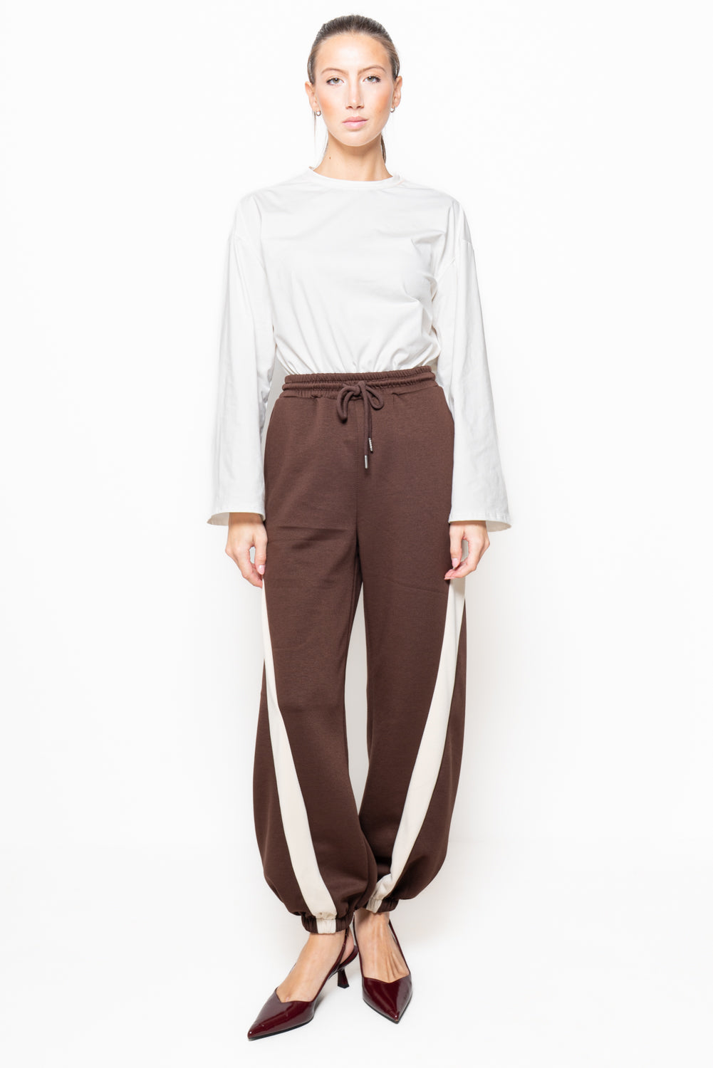 Pantalone jogger con inserti color block