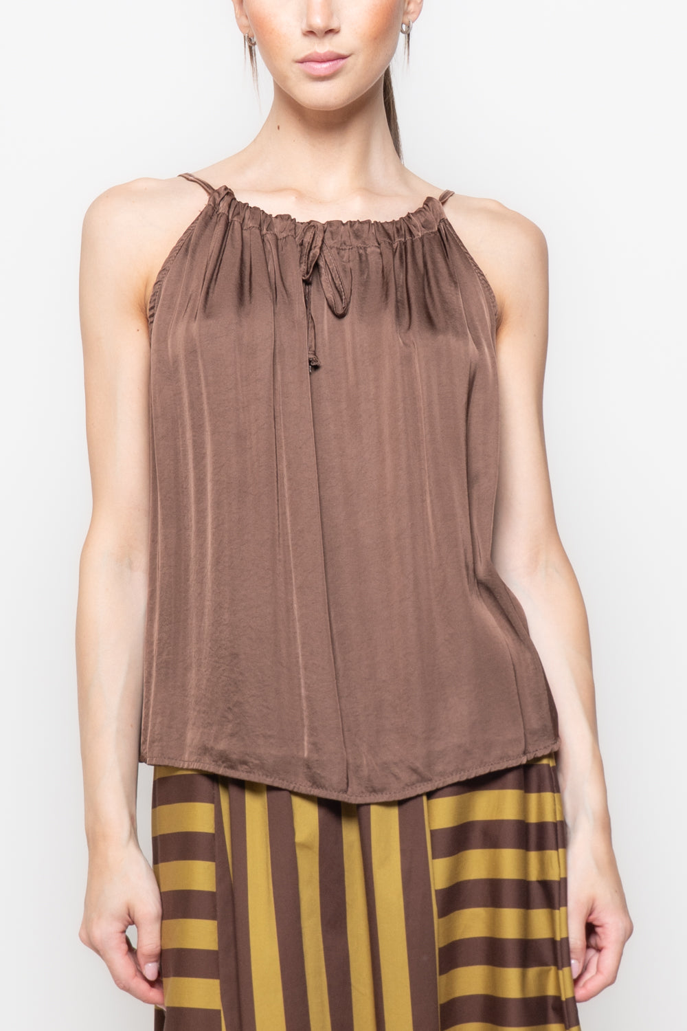 Top Smanicato con Scollo Americano Regolabile