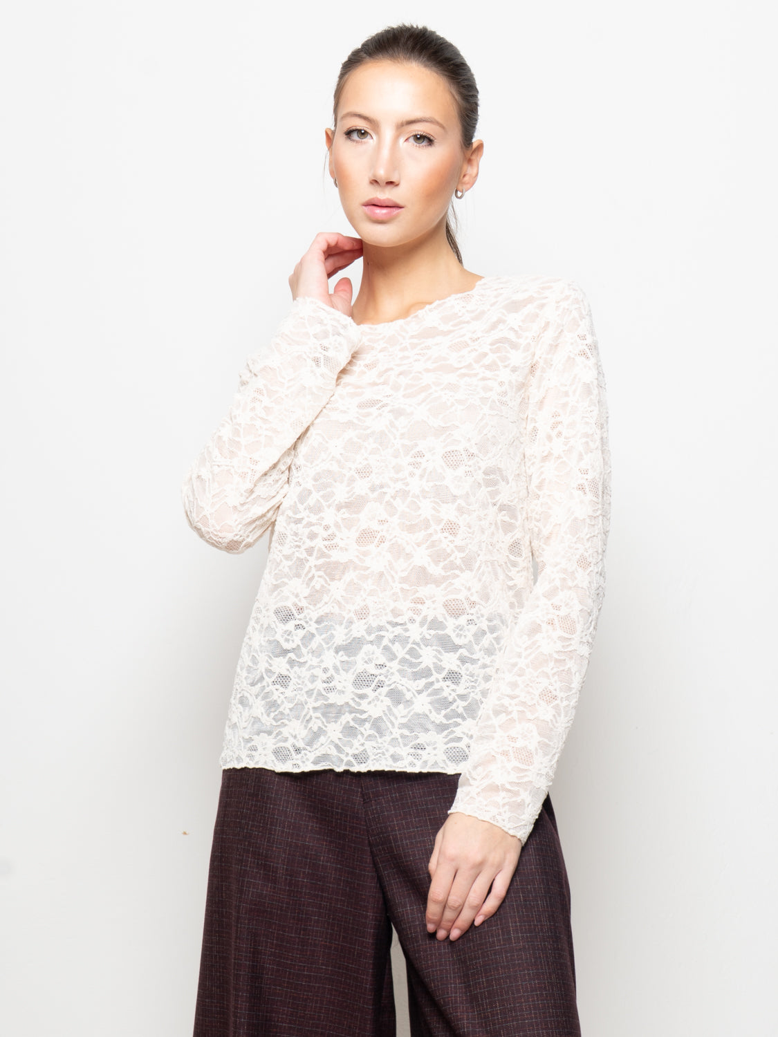 Blusa in pizzo macramè a maniche lunghe