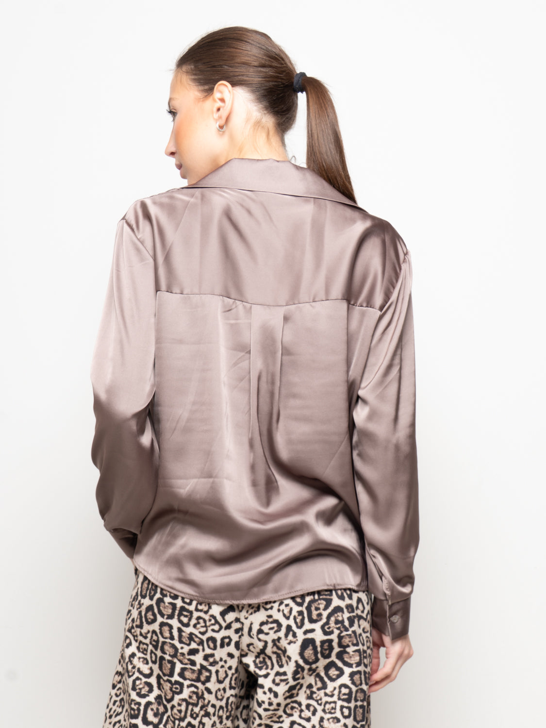 Camicia in raso con inserto in pizzo