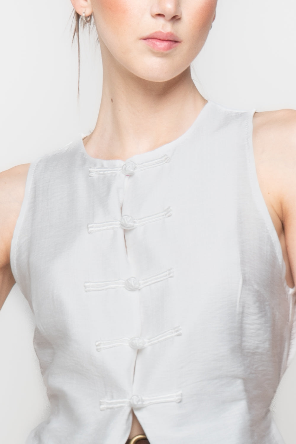 Gilet in Stile Orientale con Chiusura ad Alamari