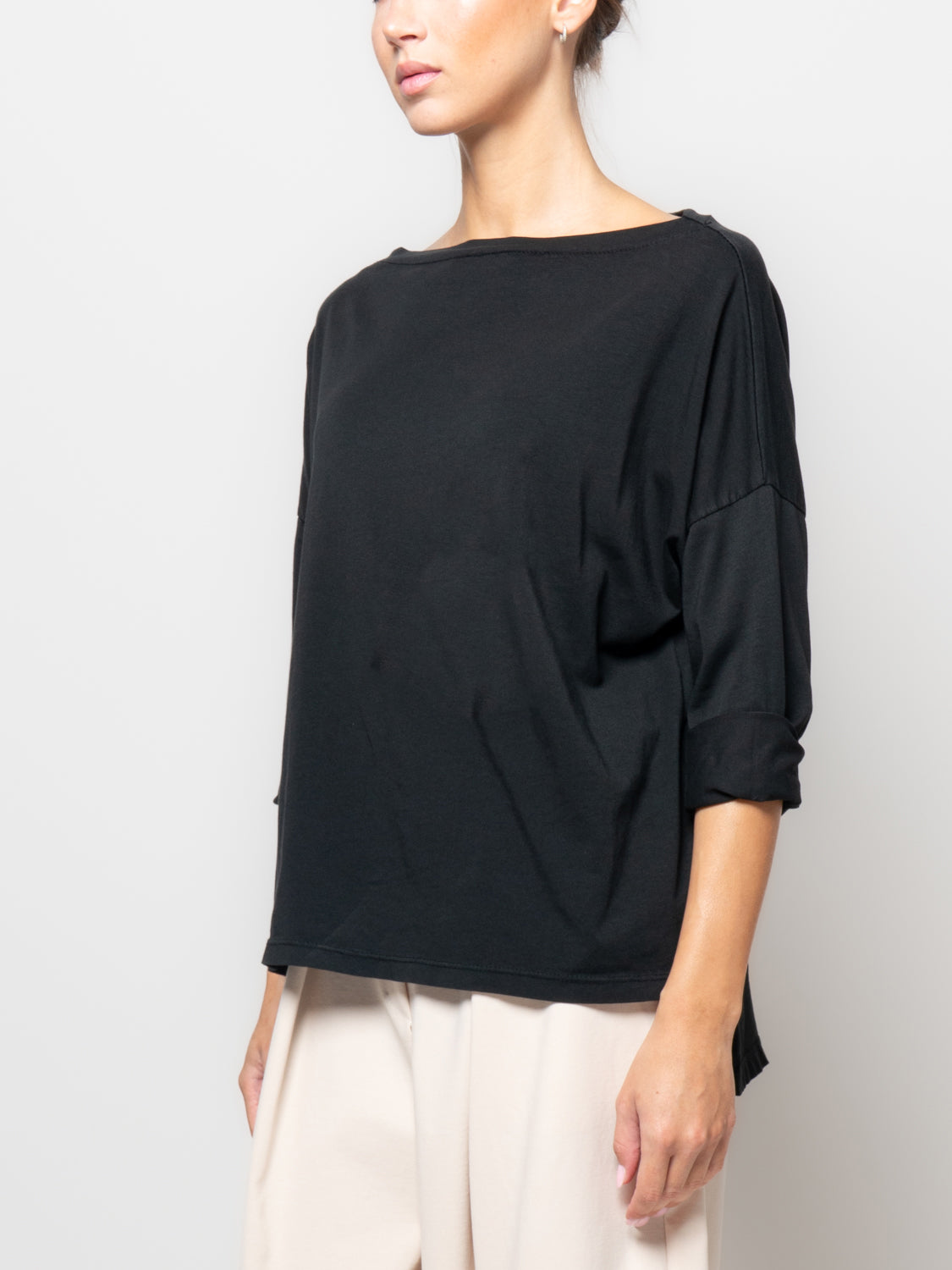 T shirt a manica lunga con scollo a barca