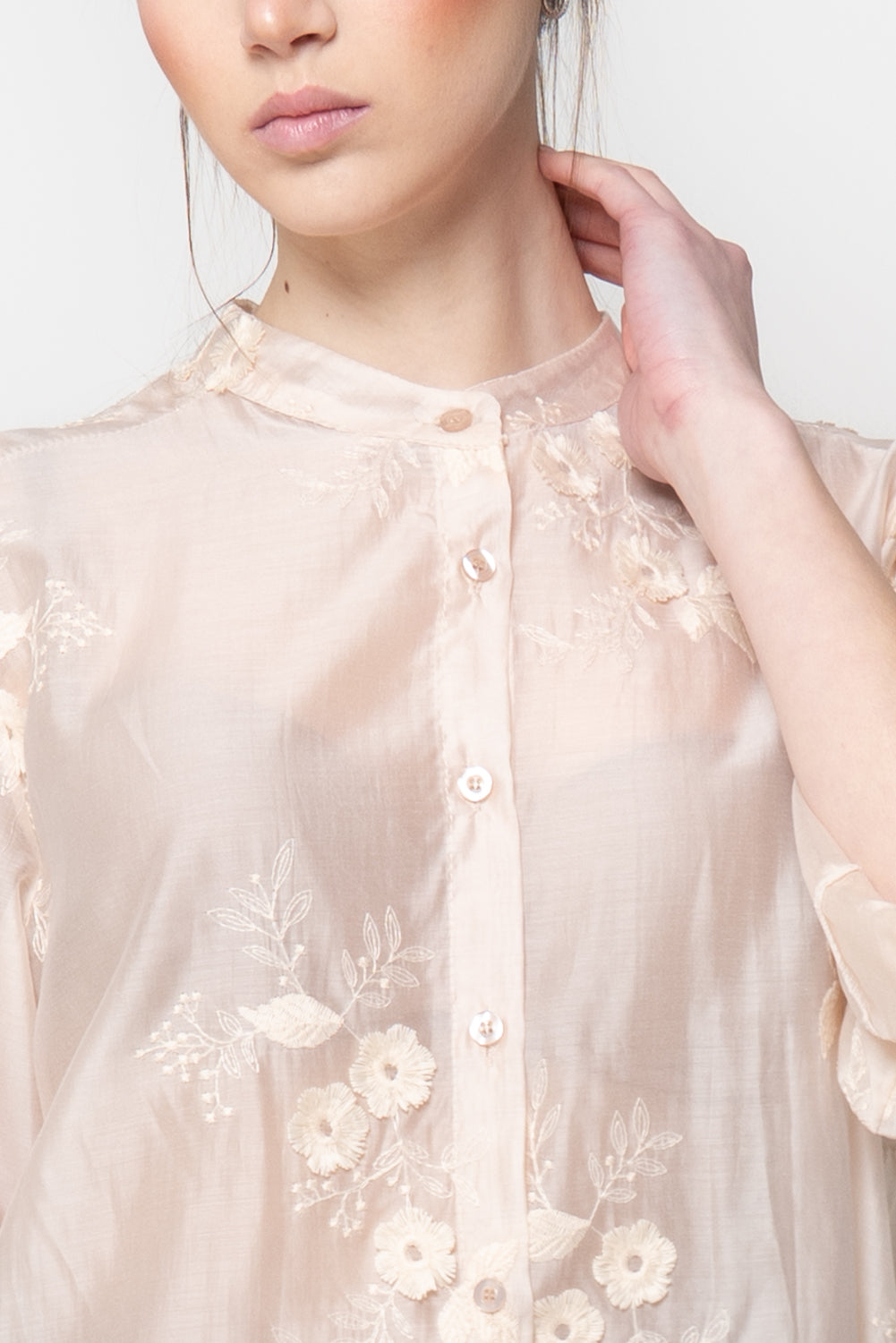 Camicia con Ricami Floreali