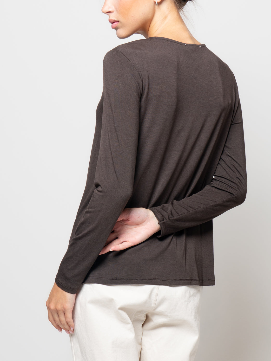 T shirt in viscosa con spacchi