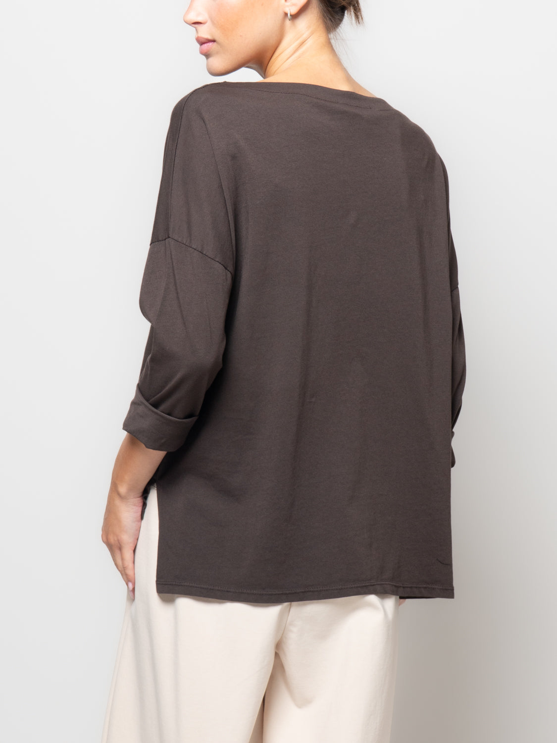 T shirt a manica lunga con scollo a barca