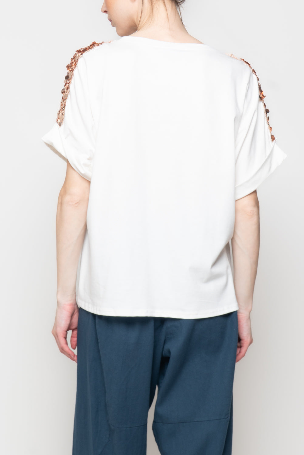 T-shirt con Spalle Paillettes