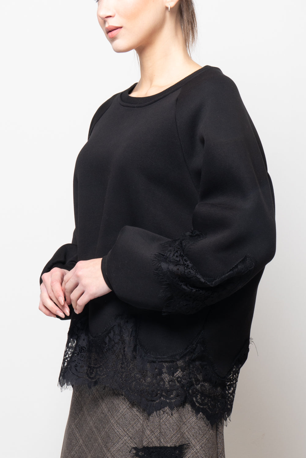 Felpa con balza in pizzo